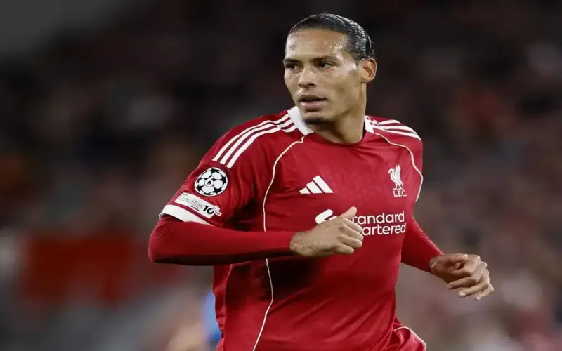 ليفربول يفتح أبواب الرحيل أمام فيرجيل فان دايك في الانتقالات الصيفية المقبلة